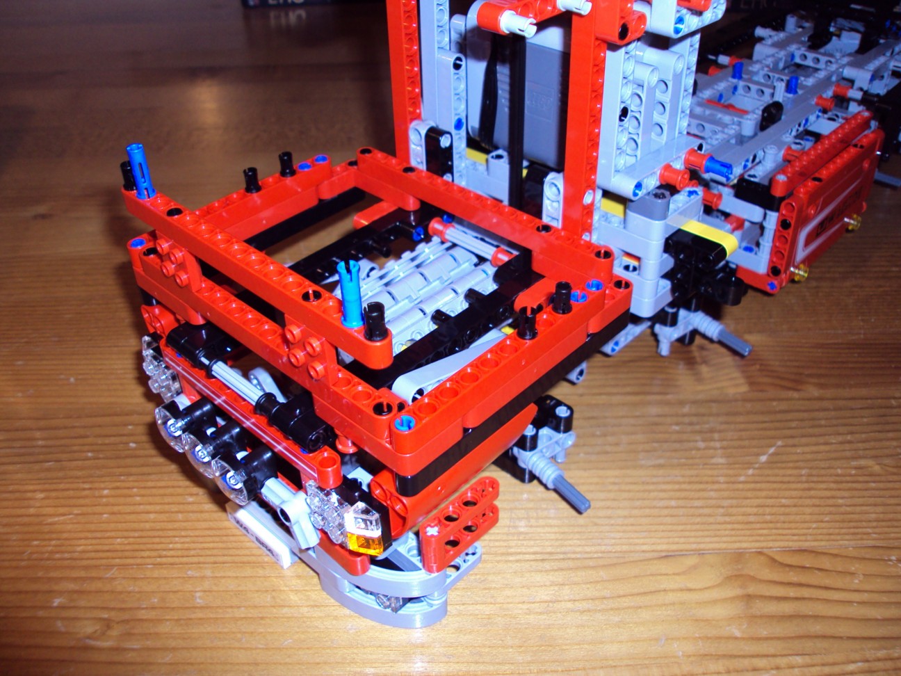 8258082.jpg