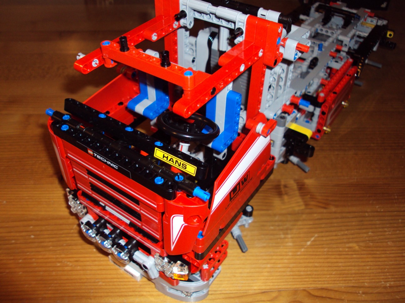 8258088.jpg