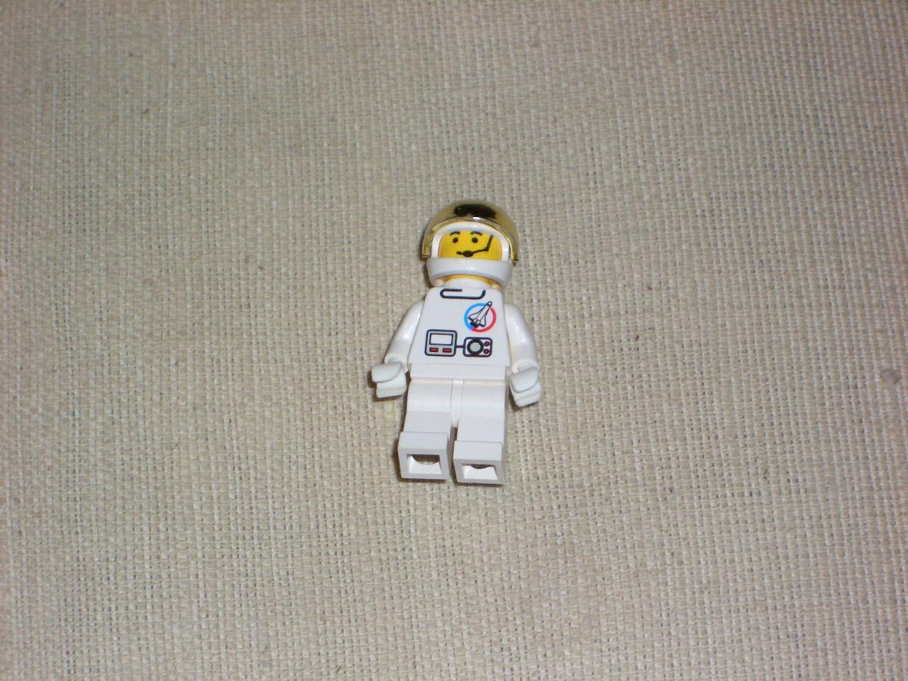 astronaut.jpg