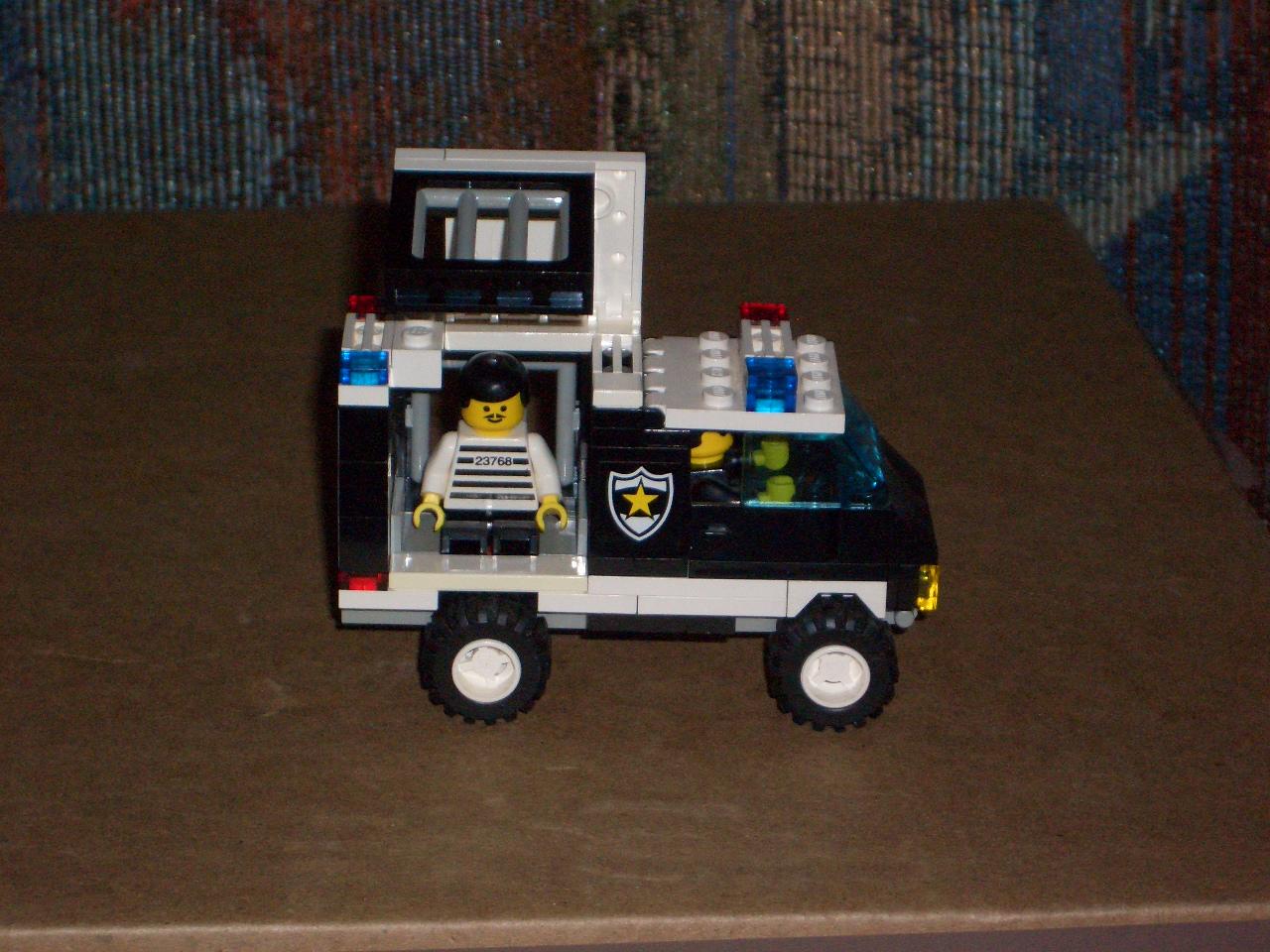 popo_prison_car_2.jpg