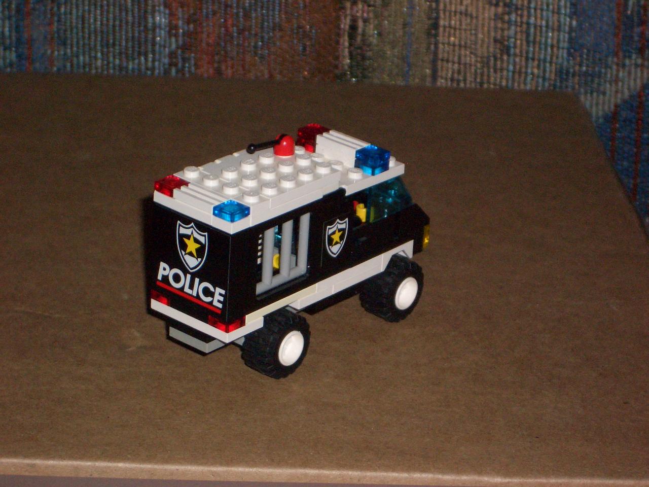 popo_prison_car_3.jpg