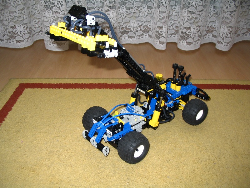 reach_stacker_001.jpg