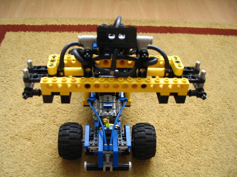 reach_stacker_014.jpg