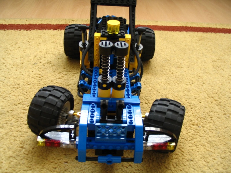 reach_stacker_018.jpg
