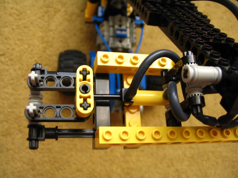 reach_stacker_041.jpg