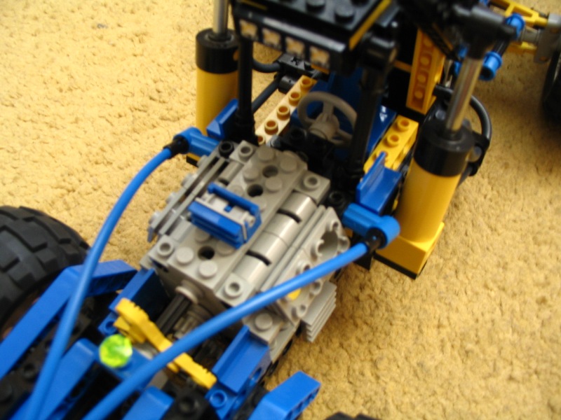 reach_stacker_043.jpg