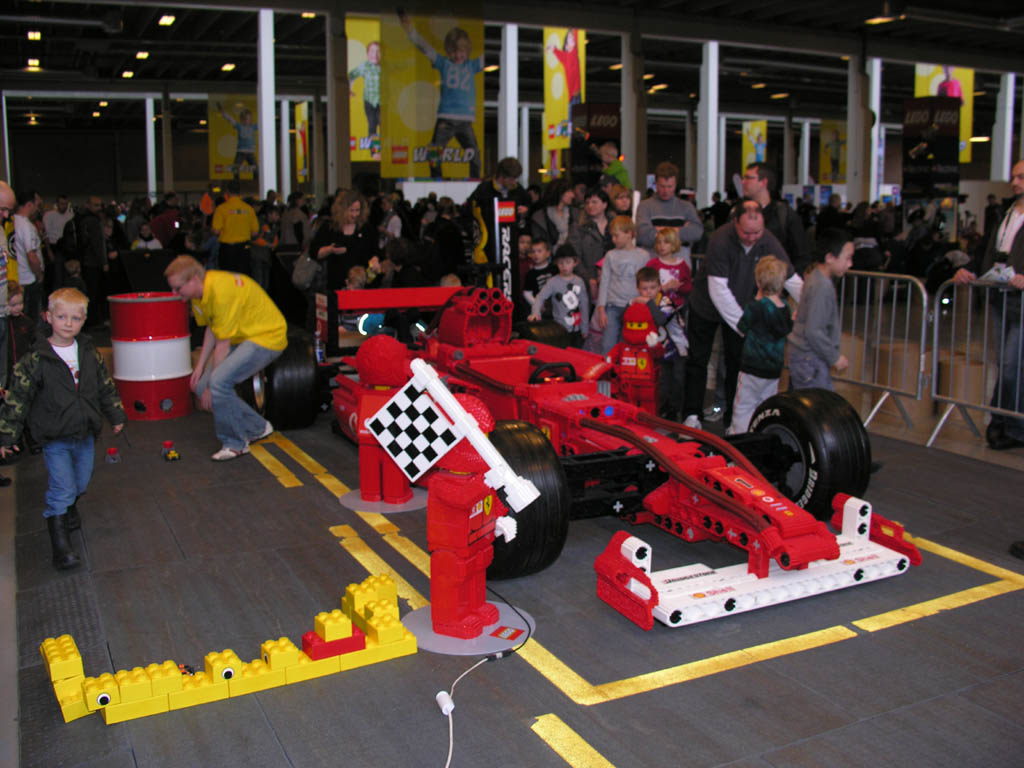 11_fullsizeferrari.jpg