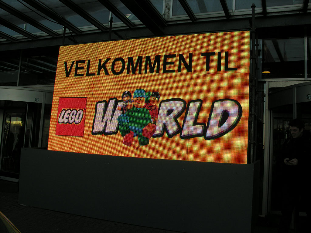 000a_welcome_to_legoworld.jpg