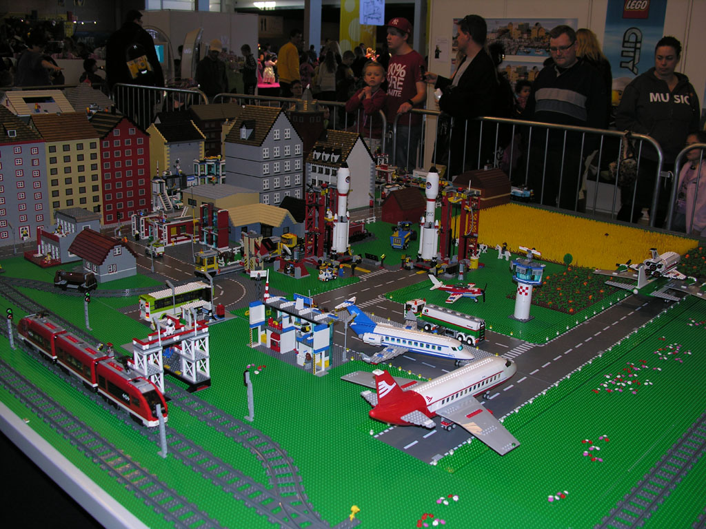 100_lego_city.jpg