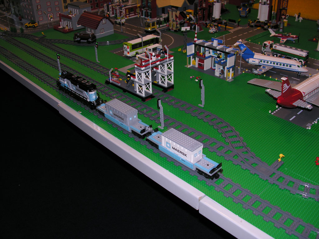 101_lego_city_new_maersk.jpg