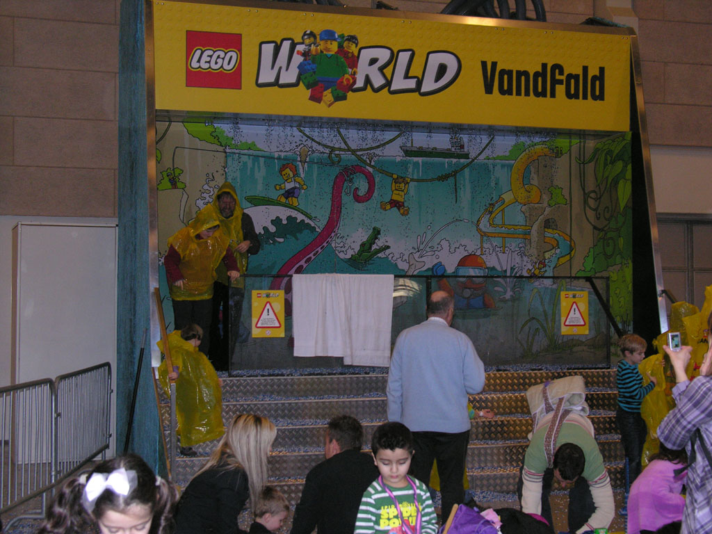 112_legoworld_waterfall_its_raining_bricks.jpg