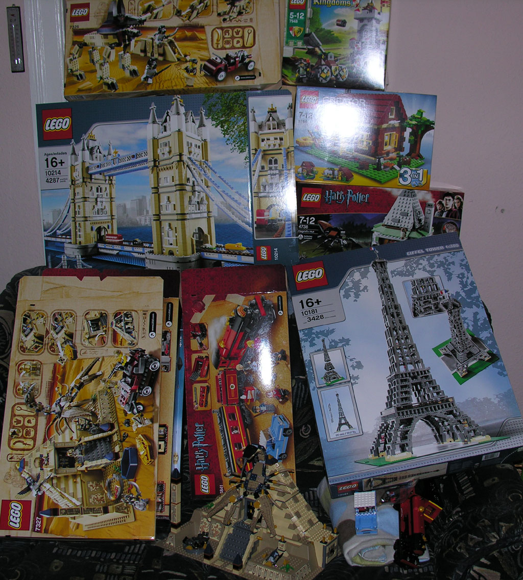 022_lego_boxes_all_over_the_place.jpg