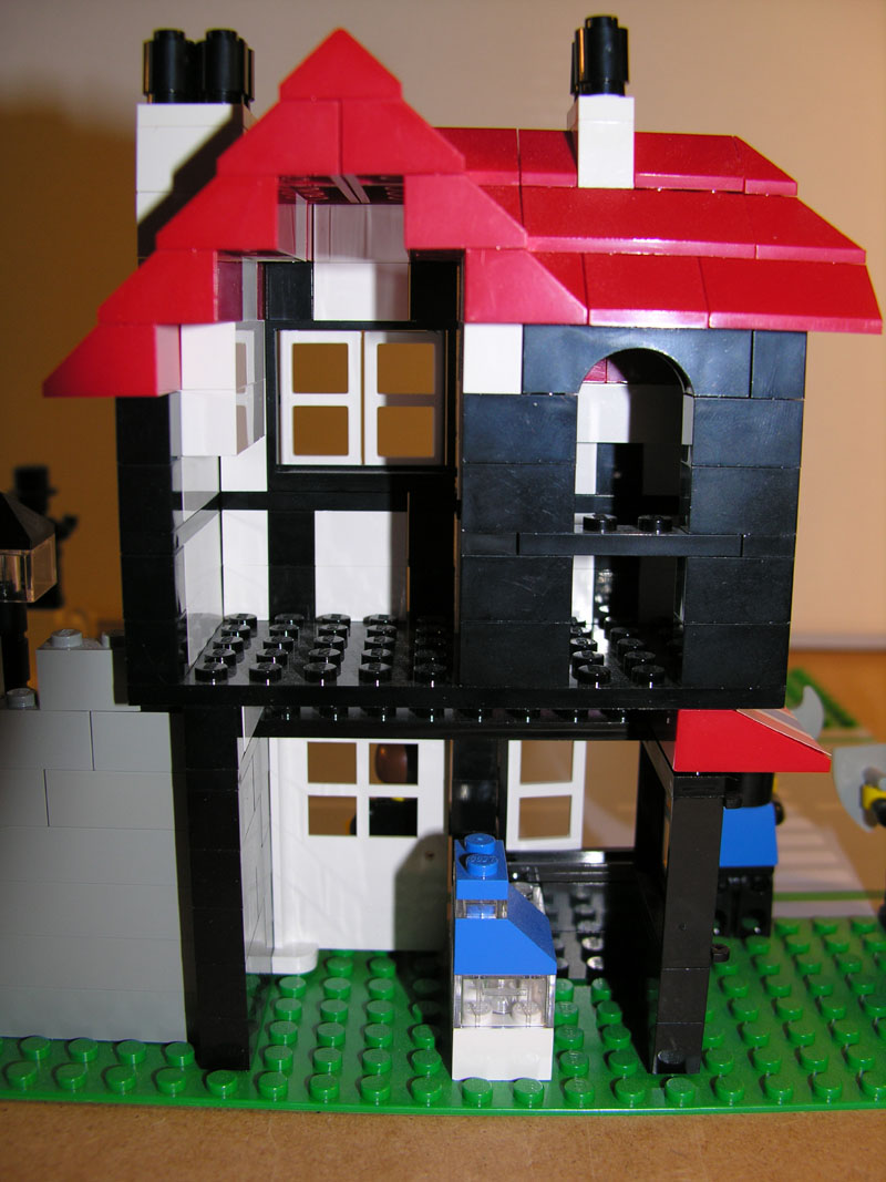 08_house_back.jpg