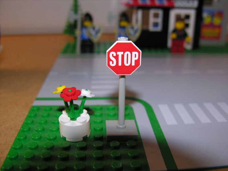 11_stopsign_and_flowers.jpg