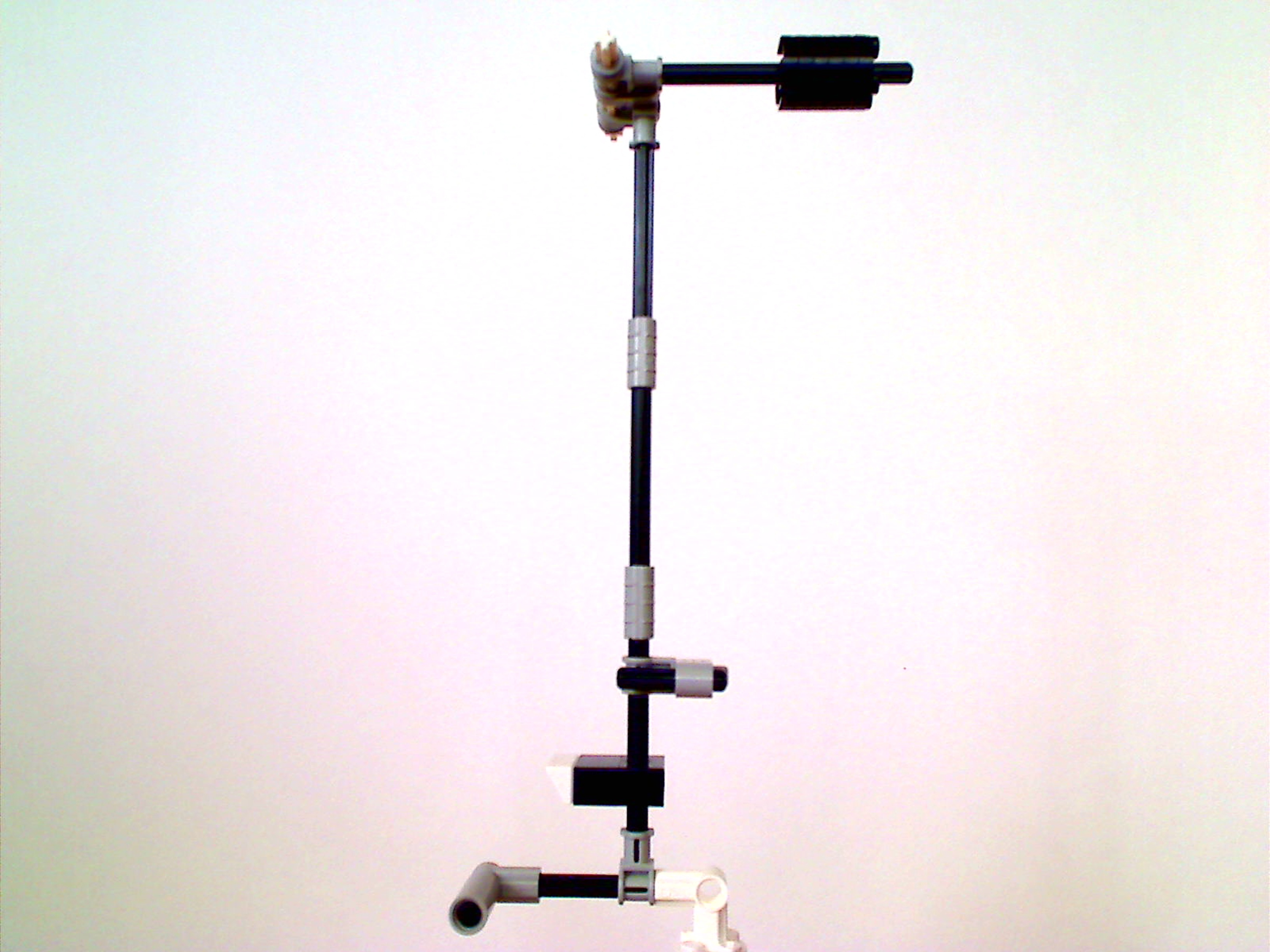 08_clock_v2_neutral_arm.jpg