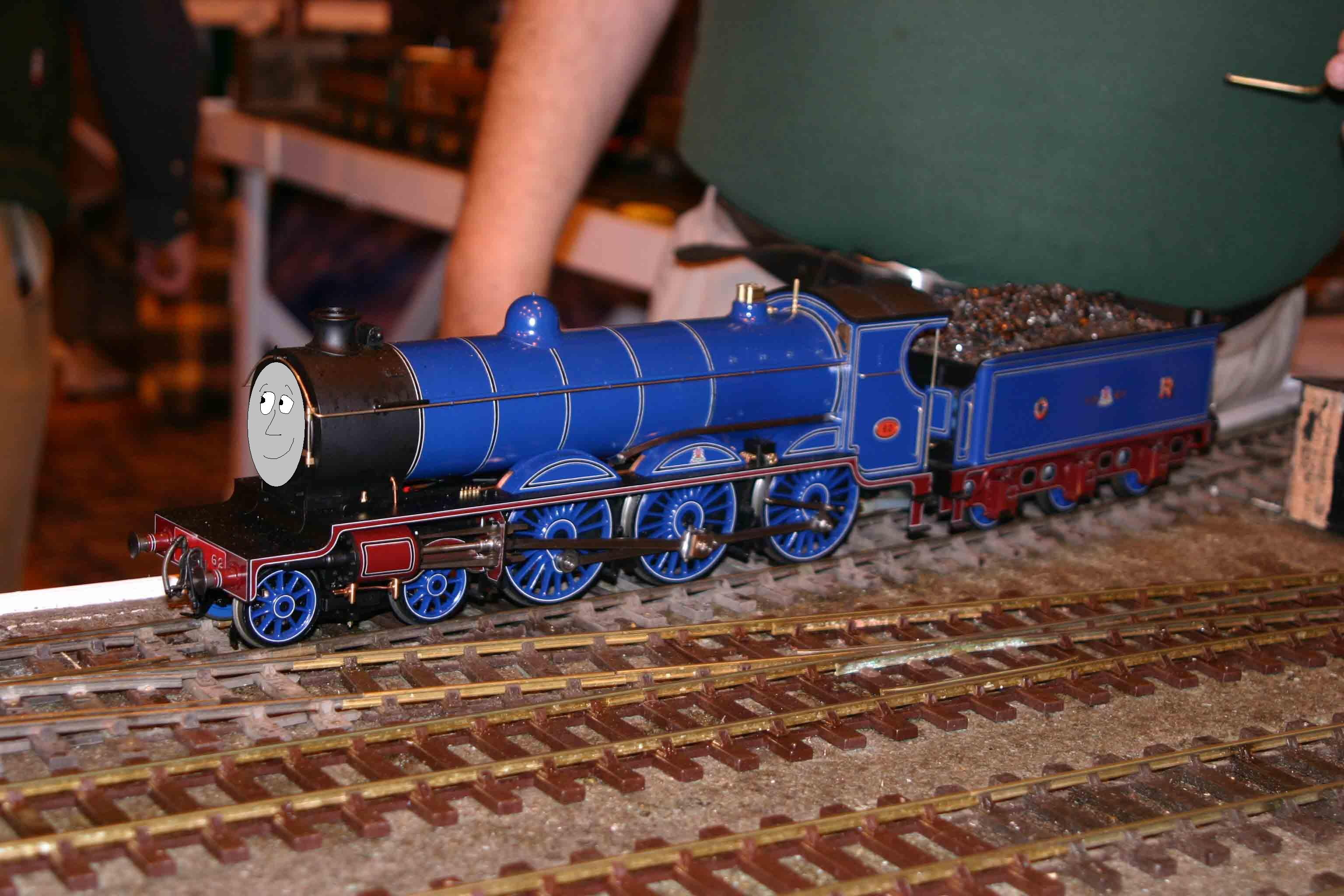 Johnny_the_Steam_Engine_Tripod.png