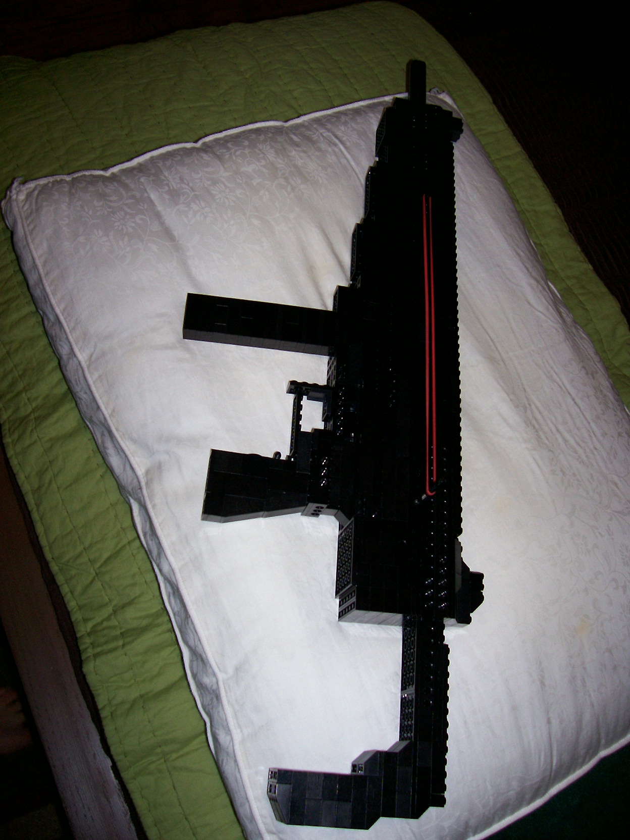 mp5_submachine_gun_001.jpg
