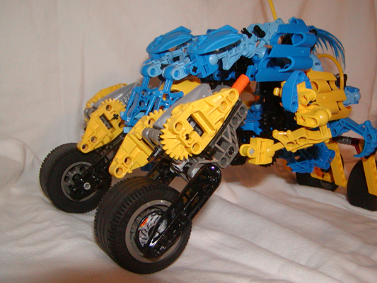 km_front3-4_view2.jpg
