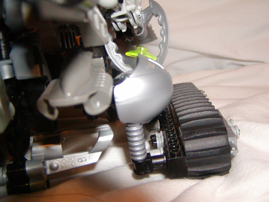 front_tread_armor2.jpg
