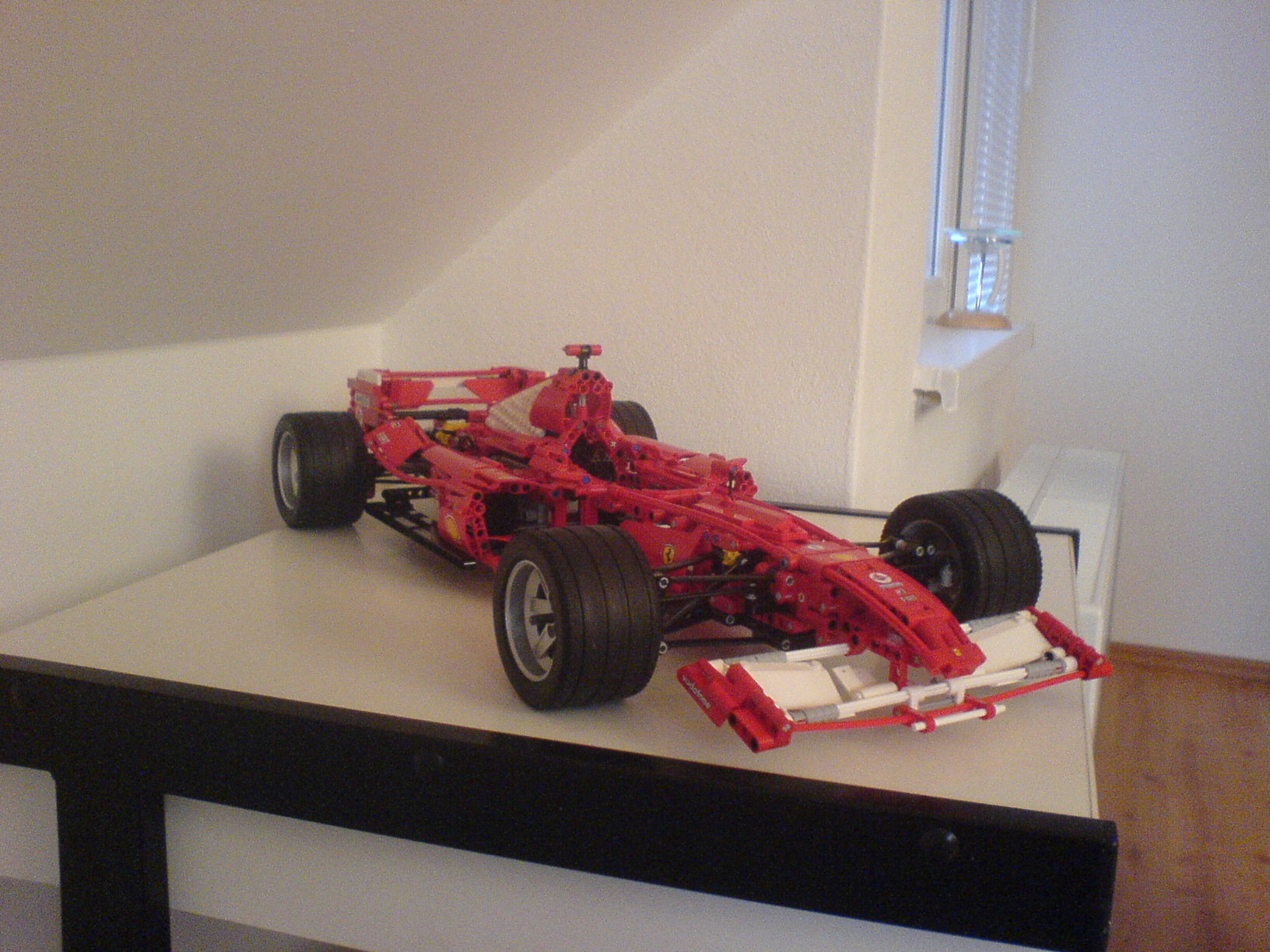 8674_f1_ferrari.jpg
