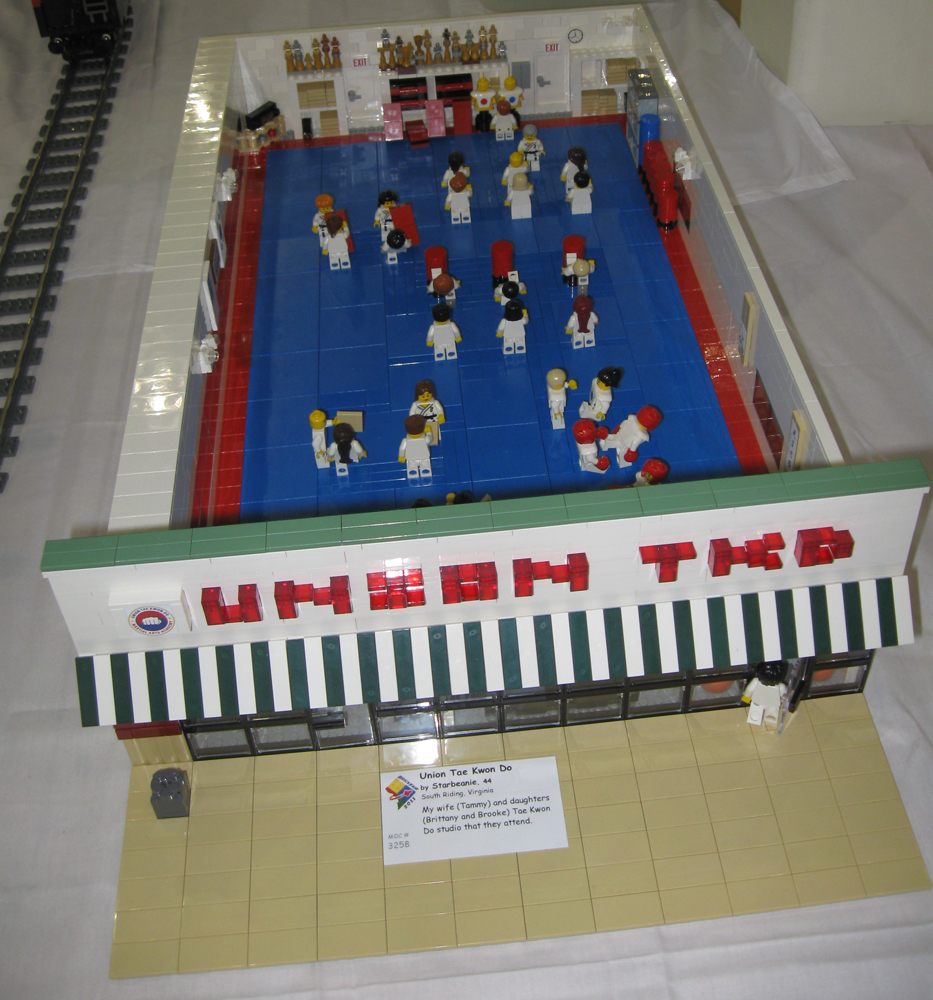 brickfair11_196.jpg