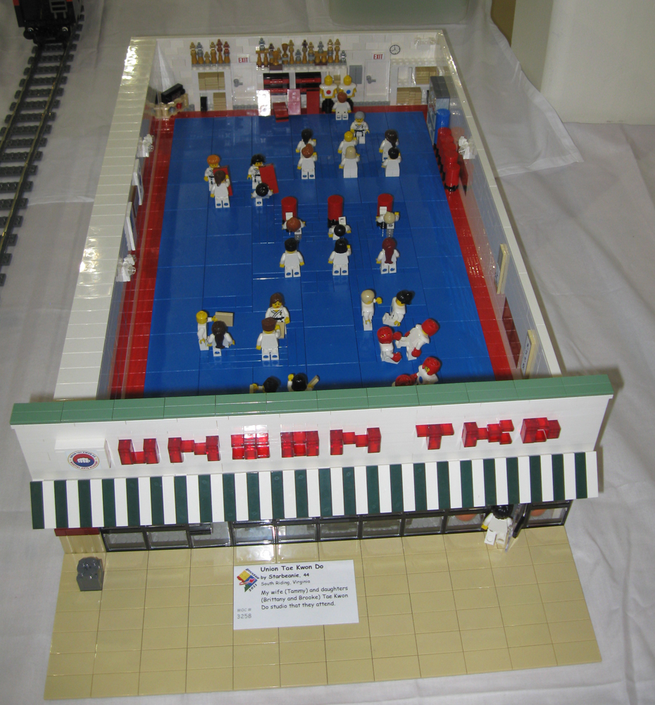 brickfair11_198.jpg