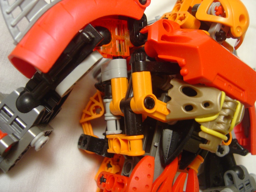 first_bionicle_mecha_029.jpg