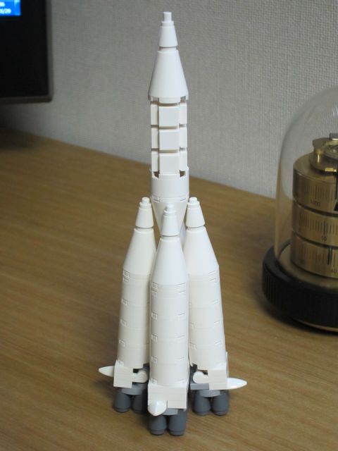 r-7_rocket_01_00.jpg