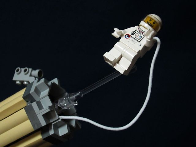 voskhod-spaceship-03-01-eva.jpg