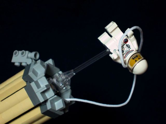 voskhod-spaceship-04-00-crisis.jpg