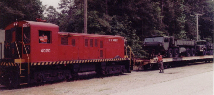 4020-w-flat-car.jpg
