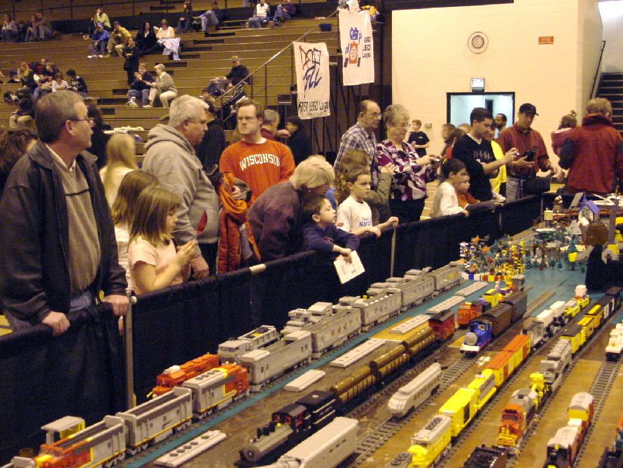 crowd2.jpg