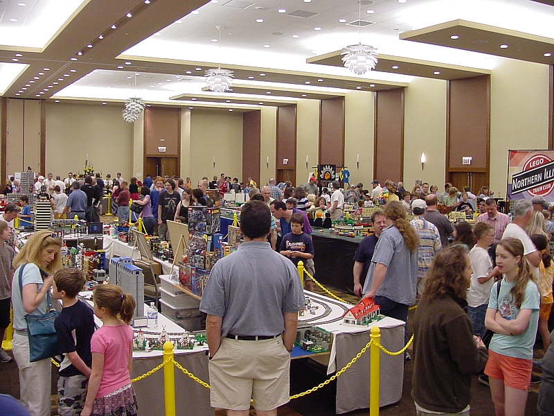 crowd1.jpg