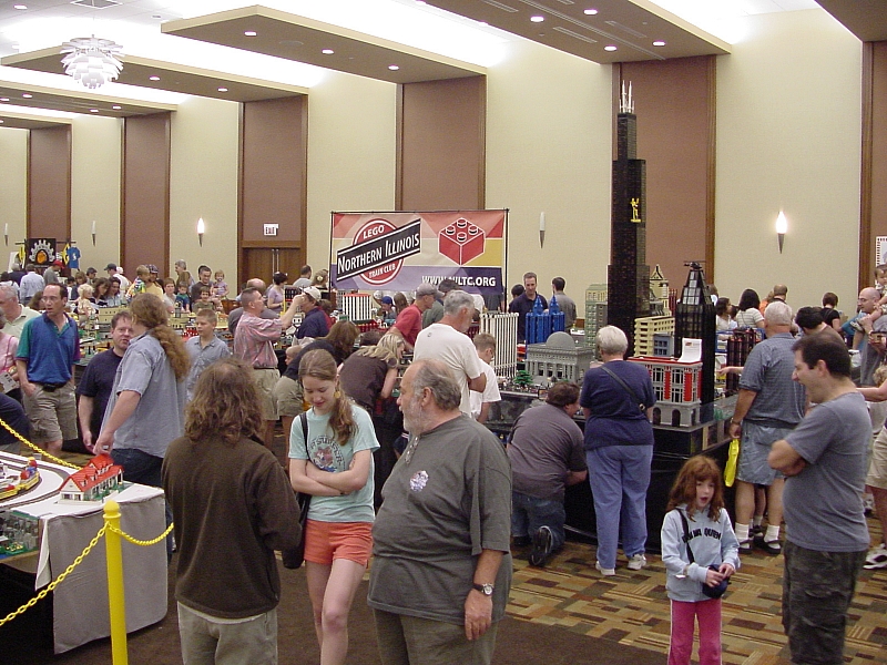 crowd2.jpg