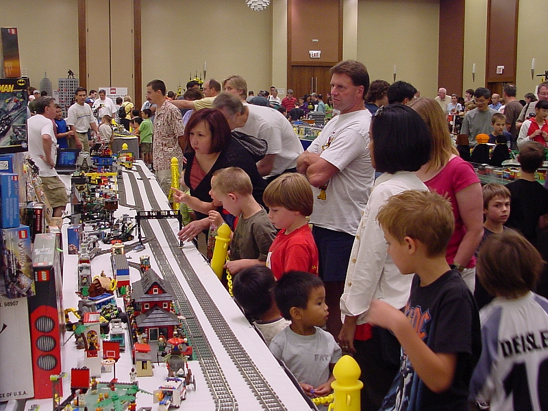crowd3.jpg