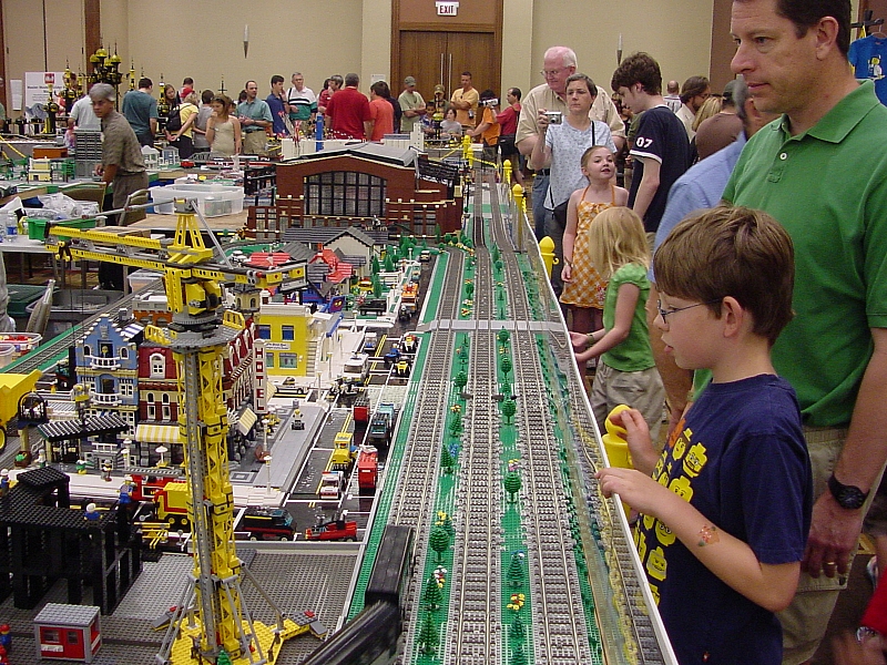 crowd4.jpg