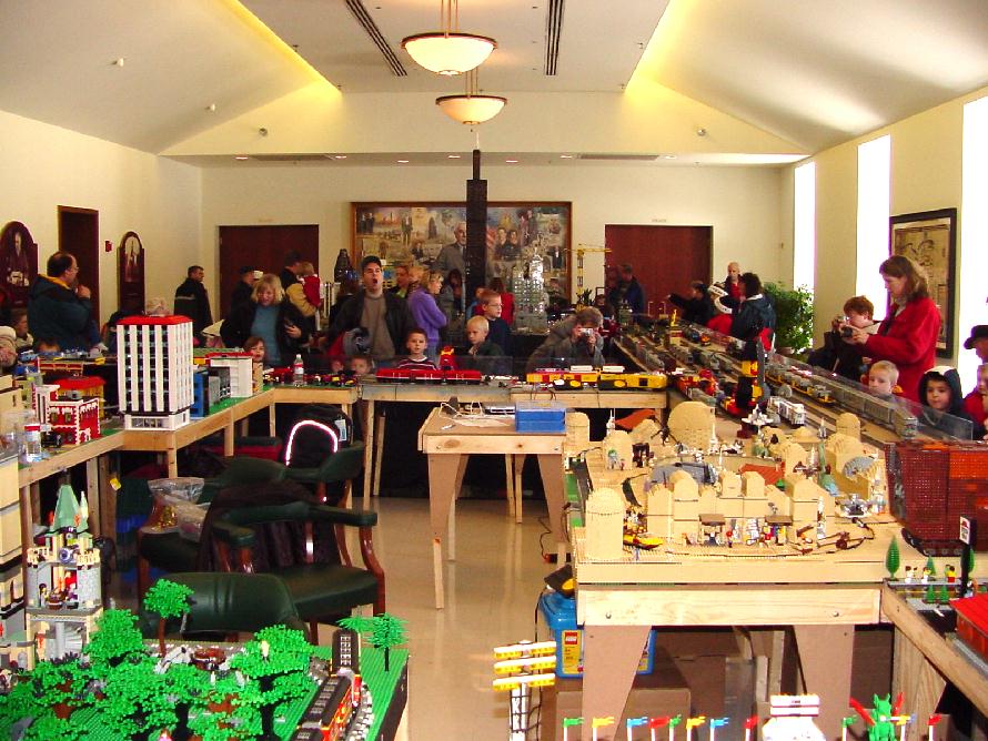 crowd2.jpg