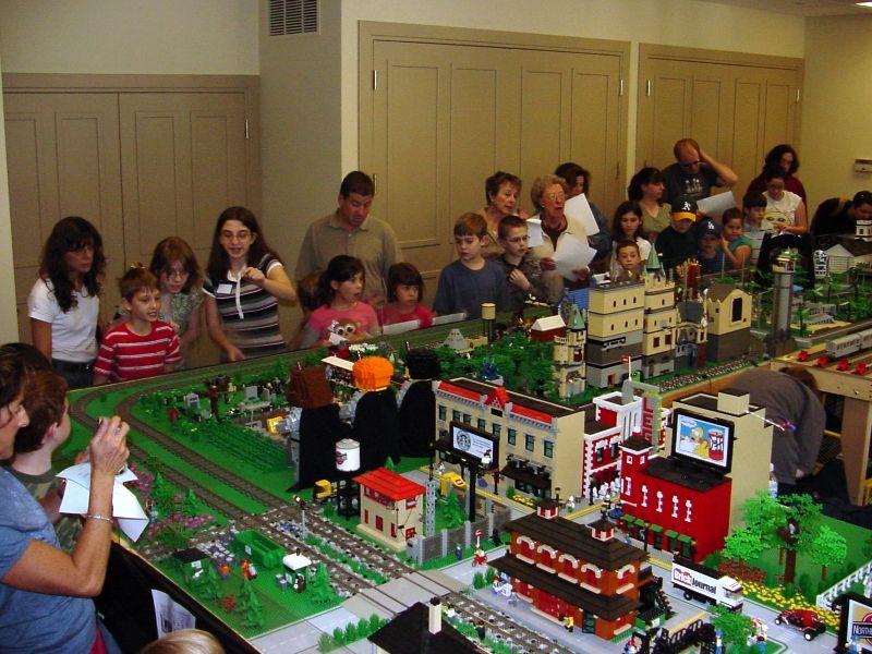 crowd2.jpg