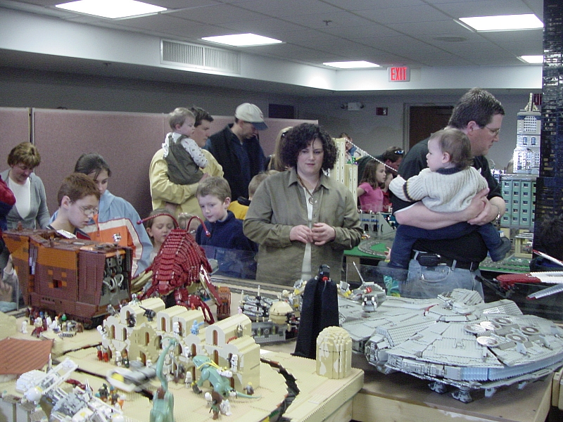 crowd3.jpg