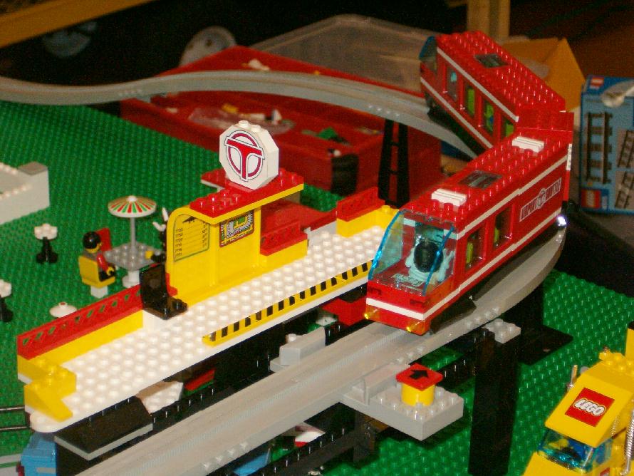 monorail.jpg