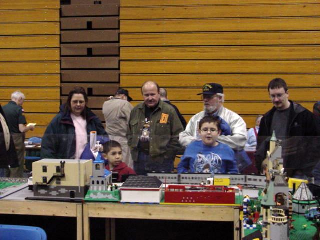 crowd2.jpg