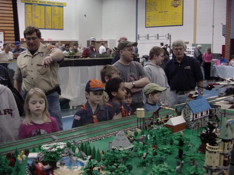 crowd5.jpg