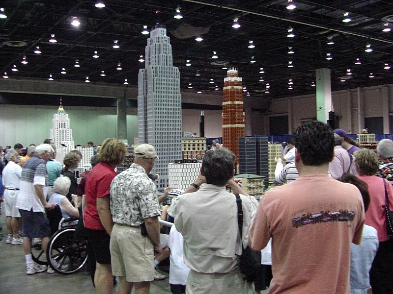 crowd2.jpg