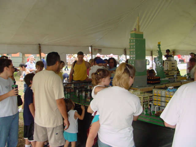 crowd2.jpg