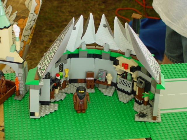 hagrids_hut.jpg