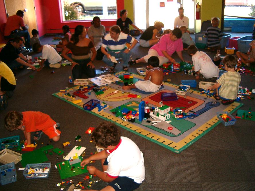 crowd2.jpg