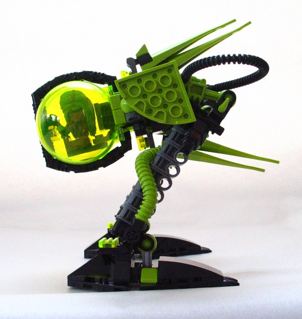 alien_racer_mech_005.jpg