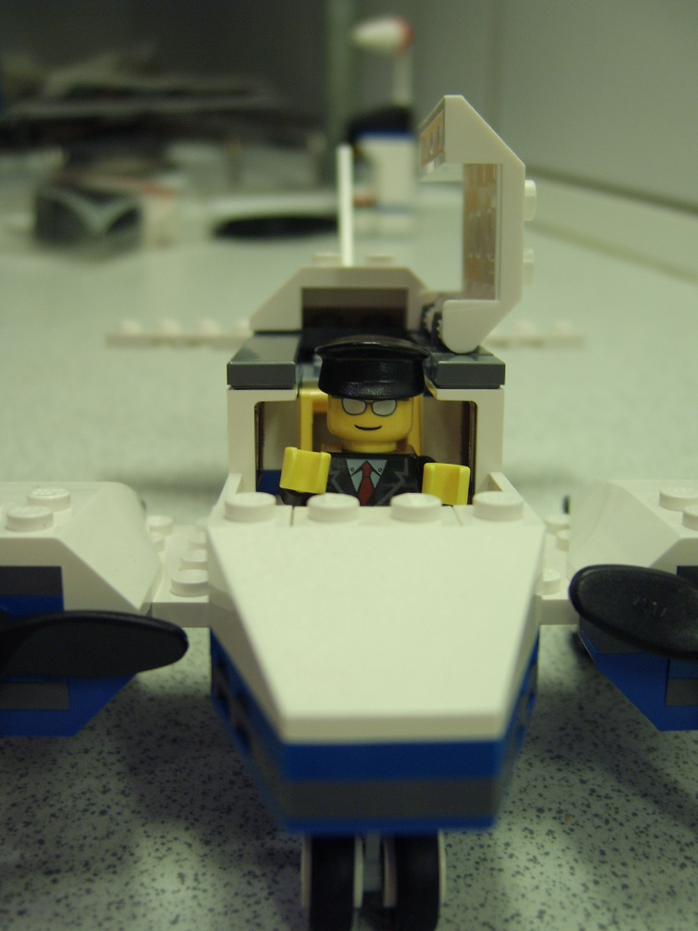 cockpit001.jpg