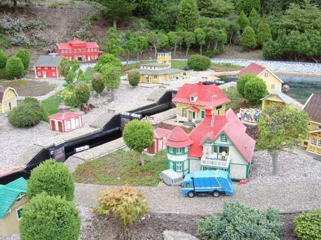 miniland56.jpg