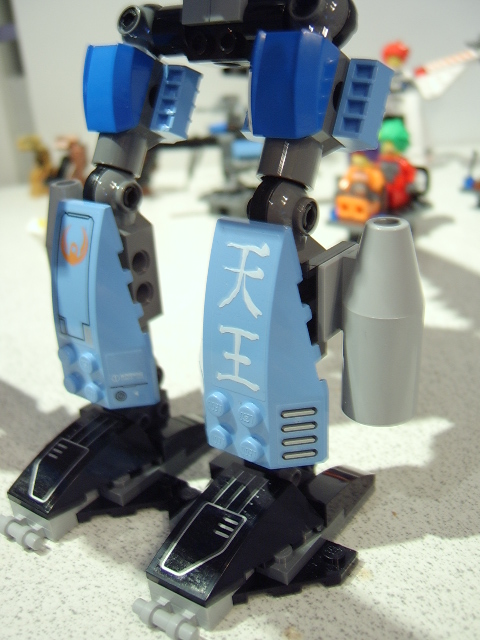 blue_mech010.jpg